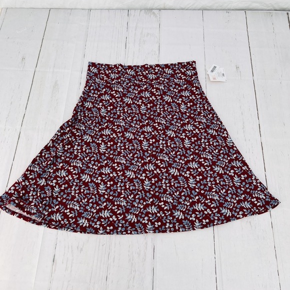 Beautiful LuLaRoe NWT Azure  Full Swing Skirt Red Floral Skirt  Size 3XL - Picture 5 of 8